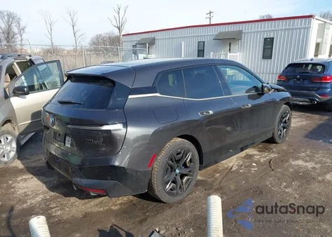 2023 BMW Ix M60 z USA, uszkodzony, nr VIN WB533CF02PCL97776